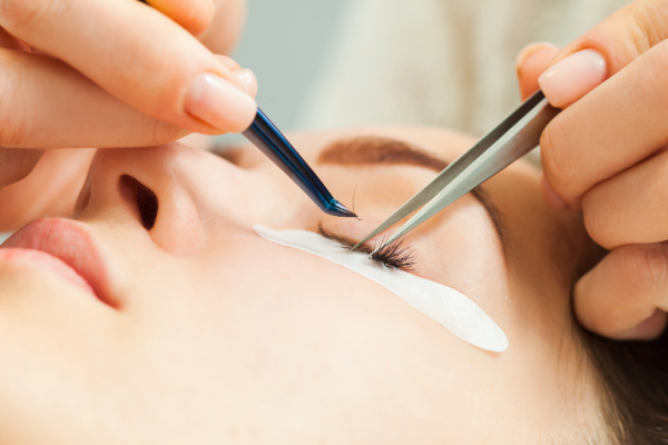 Classic Eyelash Extension Course